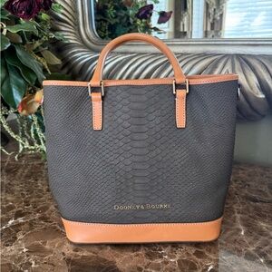 Dooney & Bourke Bag
